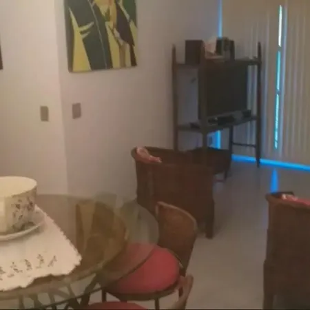 Apartamento na avenida da praia Martim de Sá com vista infinita pro mar em todos os cômodos.No 3o. quiosque próximo a prainha.Sinta-se na praia ouvindo o barulho das ondas e música dos quiosques.Com piscina adulto e infantil. Caraguatatuba Exterior foto