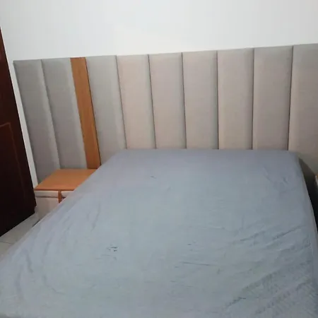 Apartamento na avenida da praia Martim de Sá com vista infinita pro mar em todos os cômodos.No 3o. quiosque próximo a prainha.Sinta-se na praia ouvindo o barulho das ondas e música dos quiosques.Com piscina adulto e infantil. Caraguatatuba Exterior foto