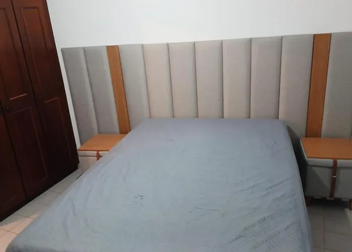 Apartamento Na Avenida Da Praia Martim De Sa Com Vista Infinita Pro Mar Em Todos Os Comodos.No 3O. Quiosque Proximo A Prainha.Sinta-Se Na Praia Ouvindo O Barulho Das Ondas E Musica Dos Quiosques.Com Piscina Adulto E Infantil.