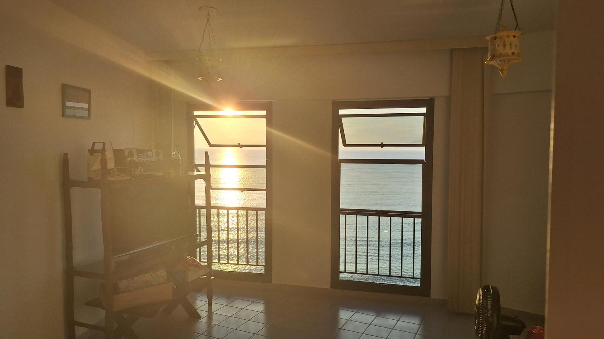 Vista Infinita: Beachfront With Sea Views *